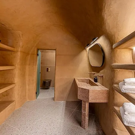 Parastia Luxury Santorini - Private Jacuzzi Villa Exo Gonia