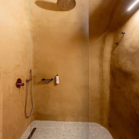 Villa Parastia Luxury Santorini - Private Jacuzzi Exo Gonia